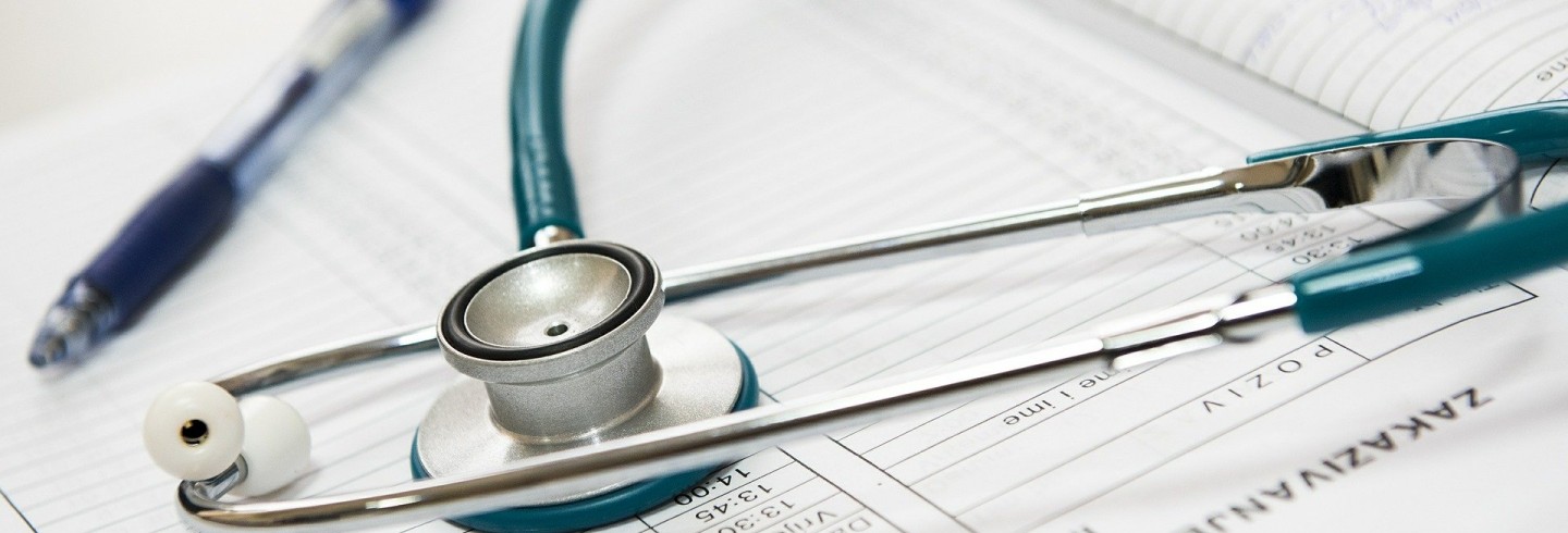 Les métiers de la santé et du secteur social Santé et social - ©Darko Stojanovic de Pixabay