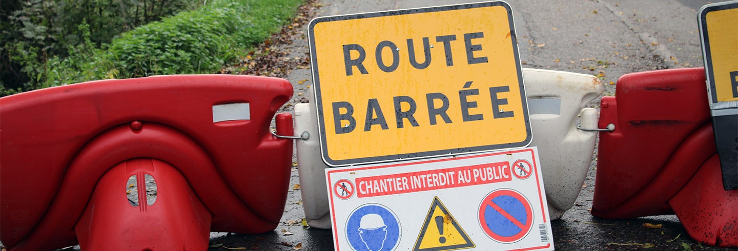 Autorisations d'interventions sur les routes départementales ©CURIOS-adobestock_1056983882