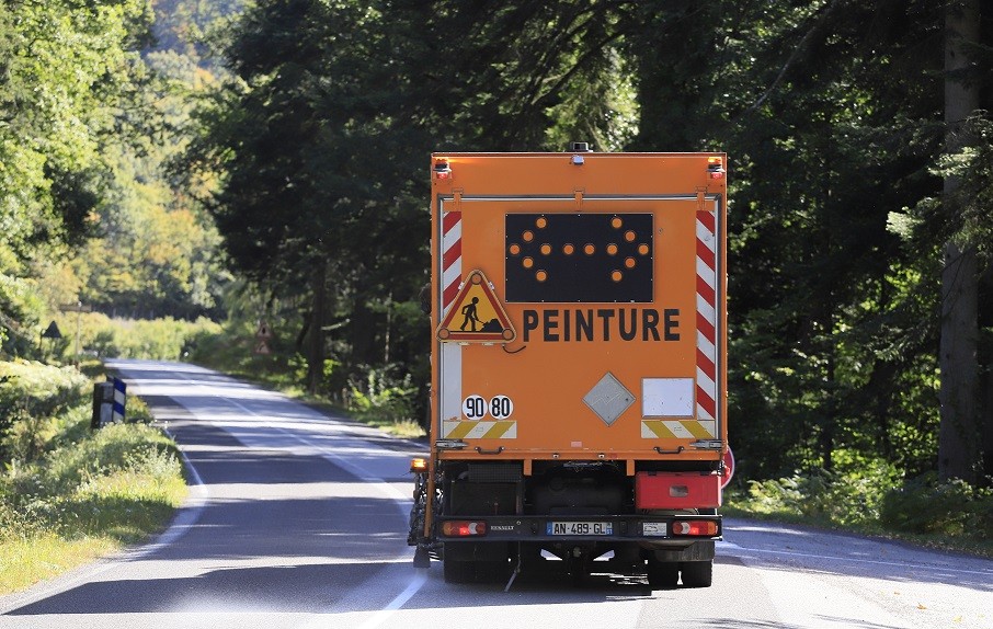 Entretien et travaux de peinture des routes de l'Orne ©j.e Rubio-CD61-2019