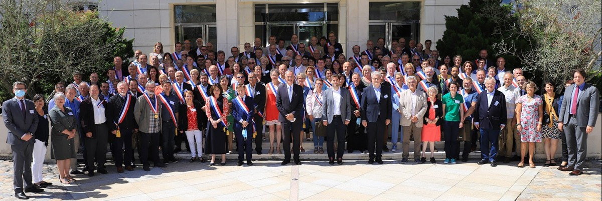Le Président du Département a reçu les nouveaux maires « Le Conseil départemental met à votre service sa ‘‘boîte à outils’’ » Le Président du Département a reçu les nouveaux maires « Le Conseil départemental met à votre service sa ‘‘boîte à outils’’ »