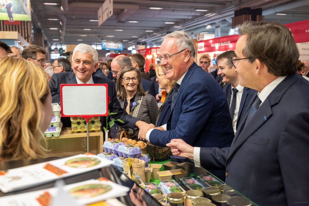 Le président du Conseil départemental, Christophe de Balorre, se réjouit que l’Orne ait une place de choix au cœur du Pavillon Normandie, sur ce Salon international de l’agriculture 2024. © 2023 CD61