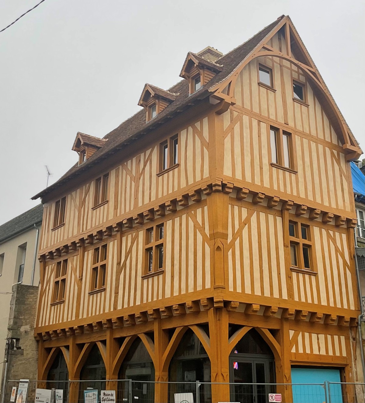 Maison des 7 colonnes Alençon - CD61 Maison des 7 colonnes Alençon - CD61