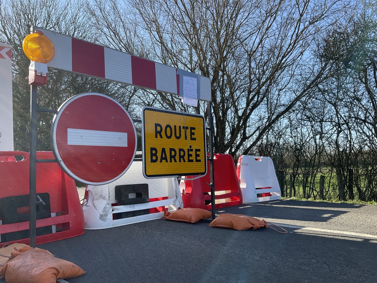 Travaux route barrée Travaux route barrée