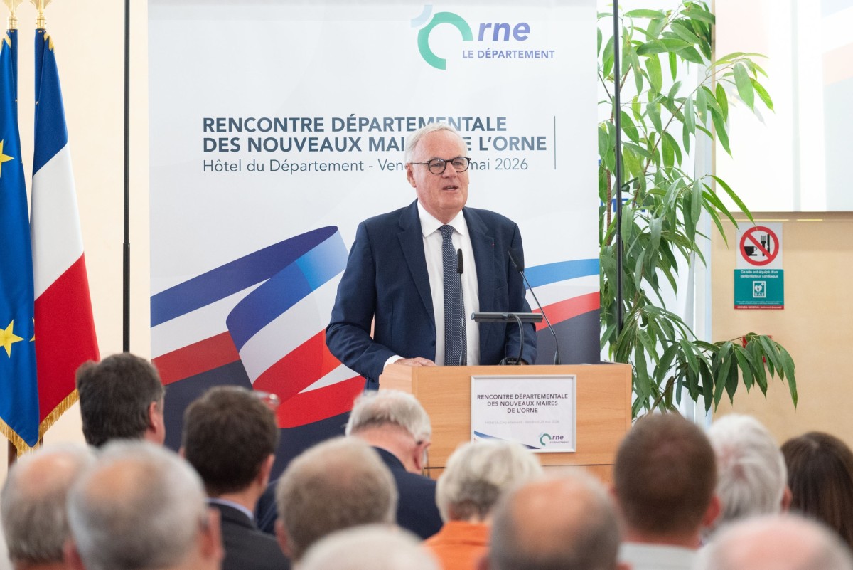 Christophe de Balorre s'exprime lors de la journée des nouveaux maires 2026 - D.Commenchal