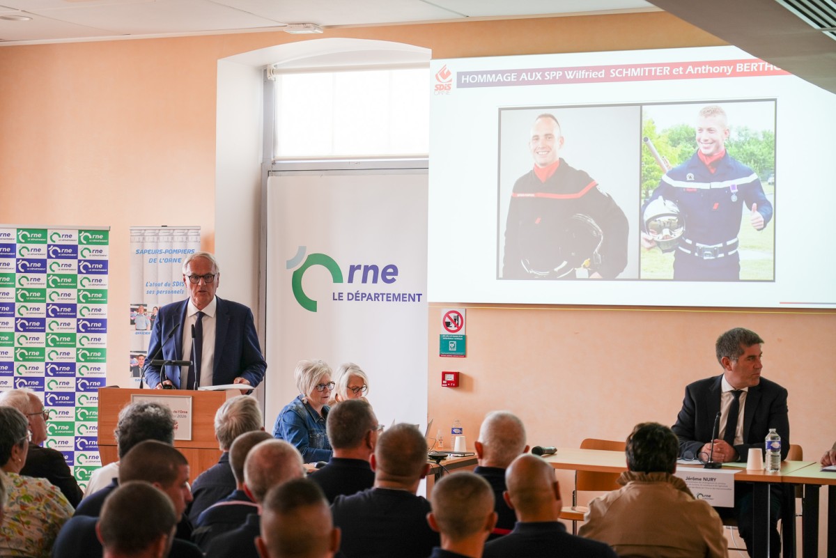 Hommage aux pompiers ‘’morts au feu’’ en Gironde ©CD61