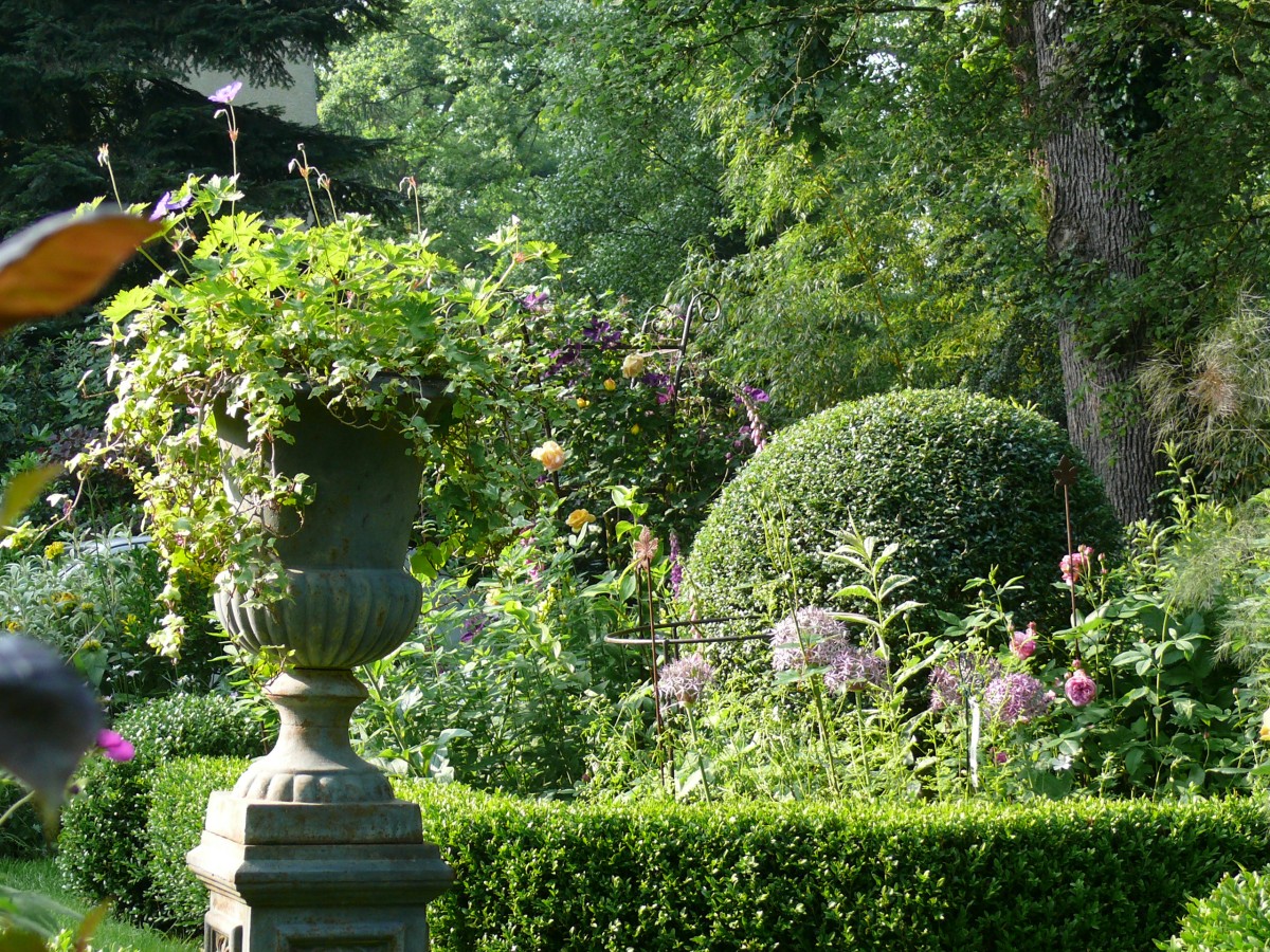 Bagnoles_Le jardin retiré | Le jardin de charme C Annie Blanchais