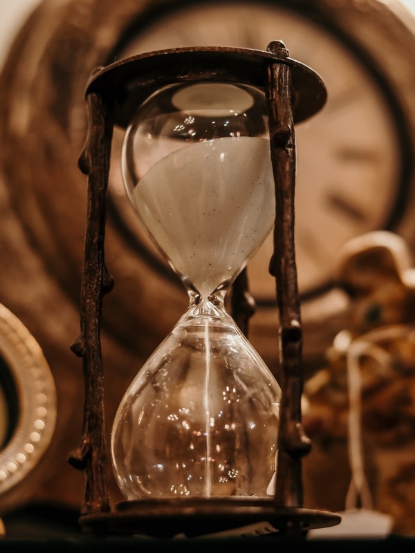 24 et 25 août_salon antiquités brocante | canva 24 et 25 août_salon antiquités brocante | canva
