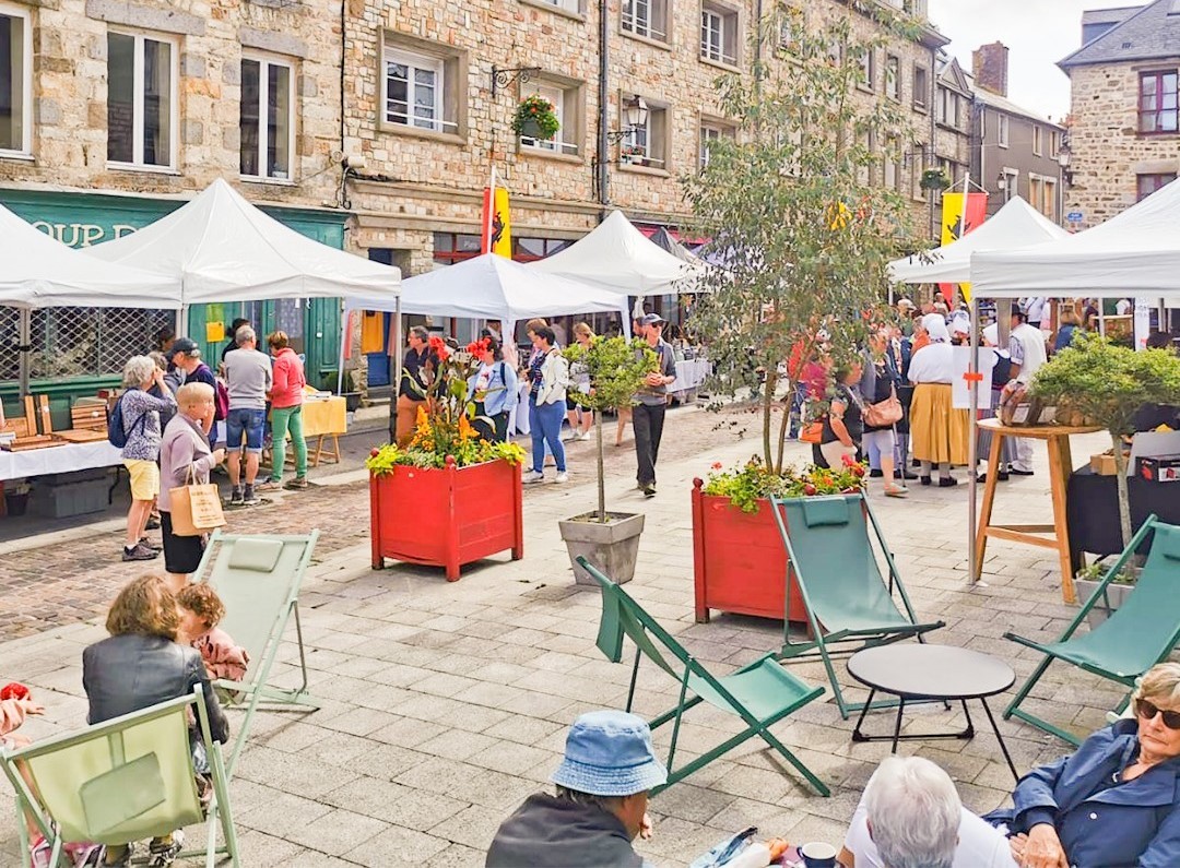 marche_gourmand_1©ville_de_domfront_en_poiraie | © Ville de Domfront en Poiraie marche_gourmand_1©ville_de_domfront_en_poiraie | © Ville de Domfront en Poiraie