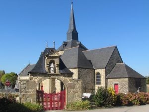 Eglise (vue extérieure) avec le châpitrel classé | MC Mantel Eglise (vue extérieure) avec le châpitrel classé | MC Mantel