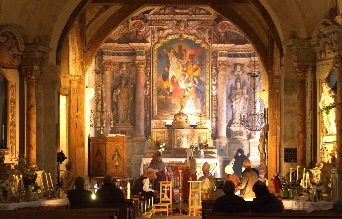 Retable et Autel classés sous le feu des projecteurs | MC Mantel Retable et Autel classés sous le feu des projecteurs | MC Mantel