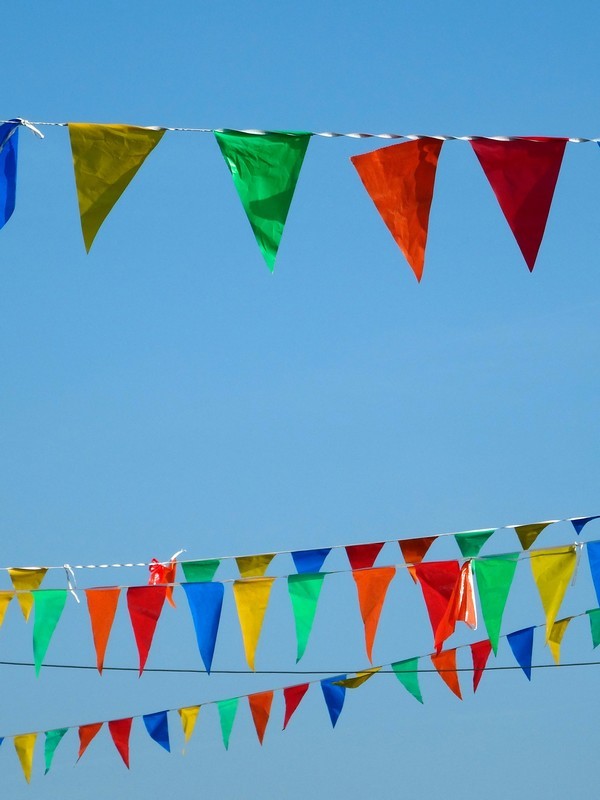 Fête communale | canva Fête communale | canva