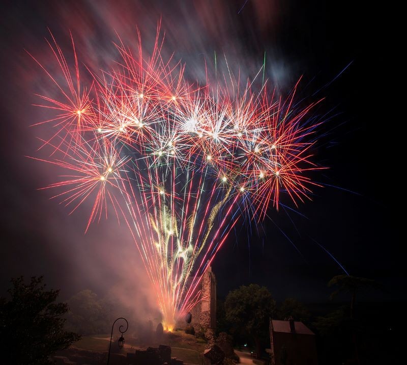 feu d'artifice | ©ville de domfront feu d'artifice | ©ville de domfront