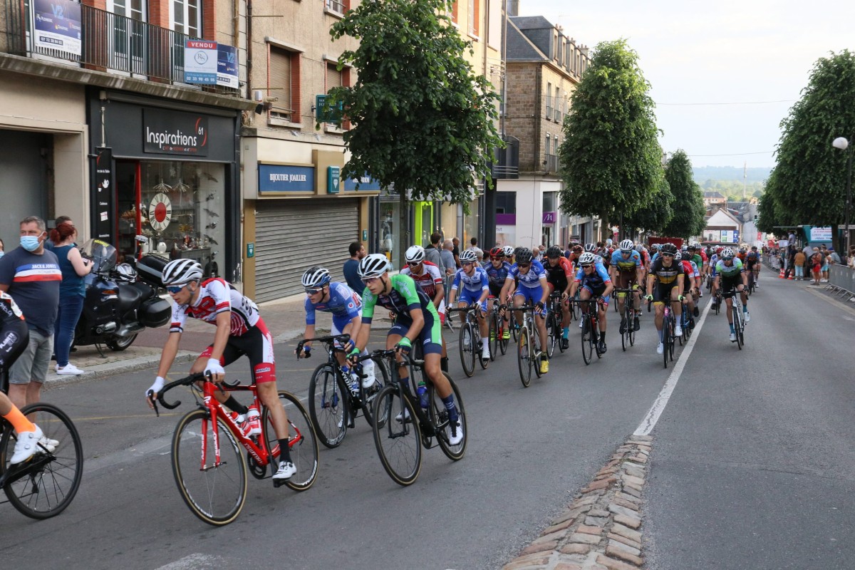 Criterium cycliste 61 à Flers | Service Communication Ville de Flers Criterium cycliste 61 à Flers | Service Communication Ville de Flers