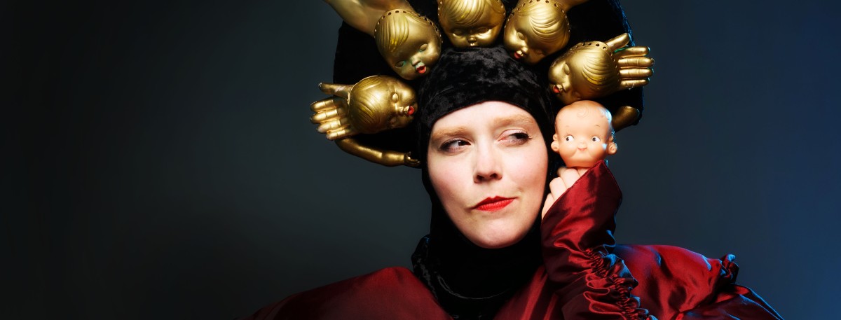Epidermis Circus 2 - Helene Cyr | Helene Cyr