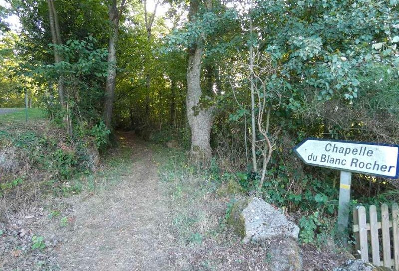 la-chapelle-du-blanc-rocher-acces-800x543 | MNT