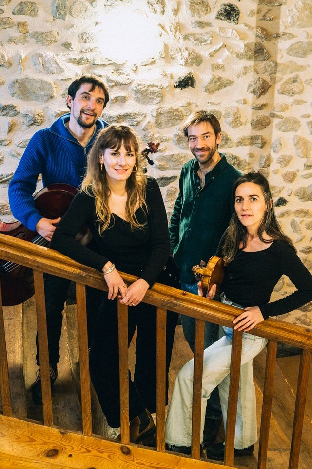 photo Escadron volant | ESCADRON VOLANT DE LA REINE