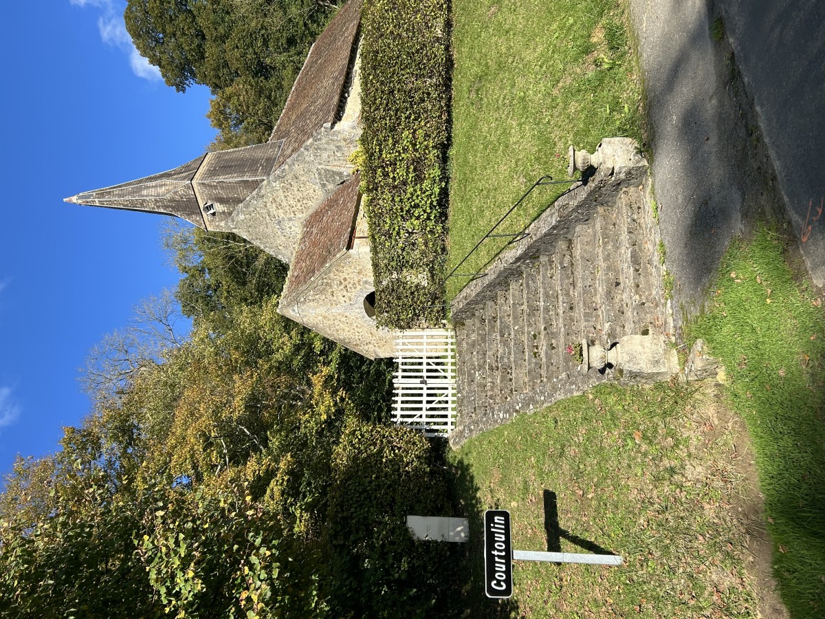 Église St Hilaire à Courtoulin - Bazoches sur Hoëne- | Benoite Vallin