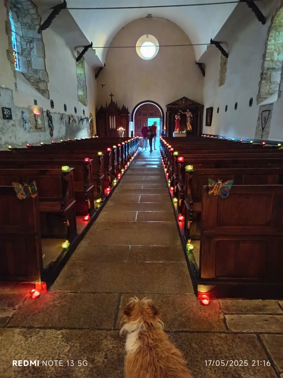 Allée central de l'église  | Fresnel Fabienne 