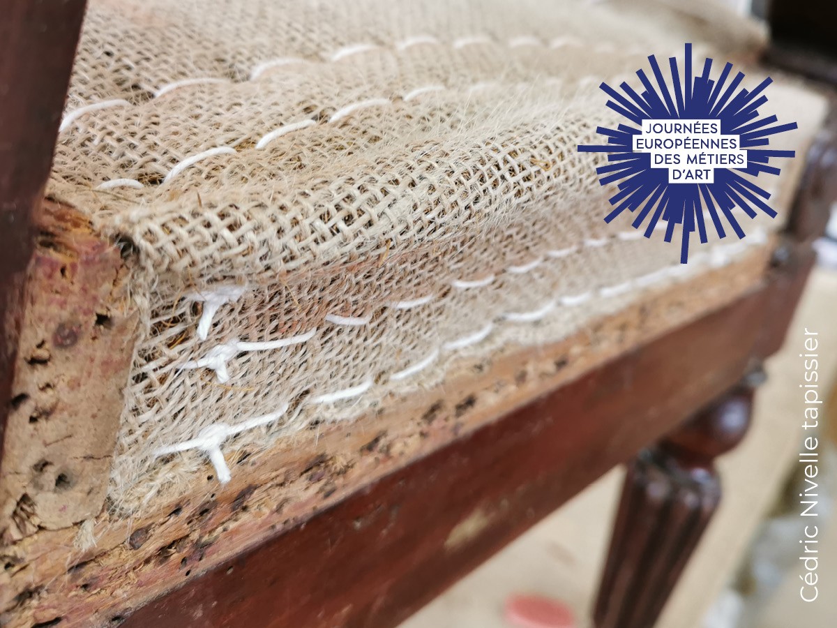 Tape clous du tapissier - JEMA | © Cédric Nivelle tapissier