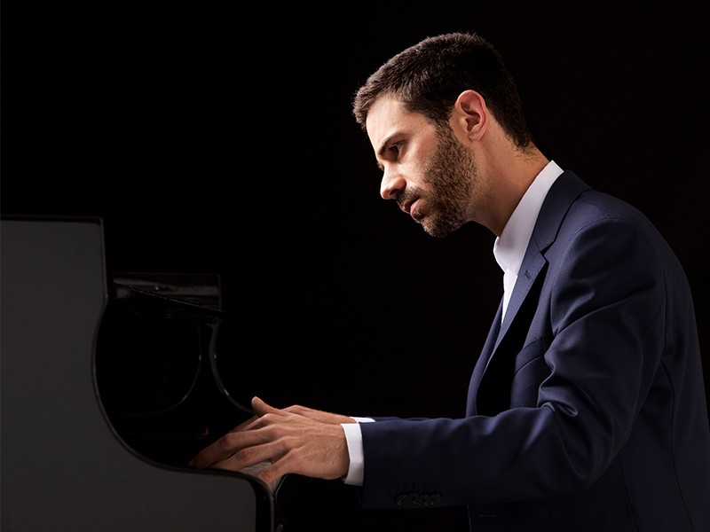 ©adam-laloum-1-photo-harald-hoffmann-c2a9-sony-music- | ©Adam Laloum