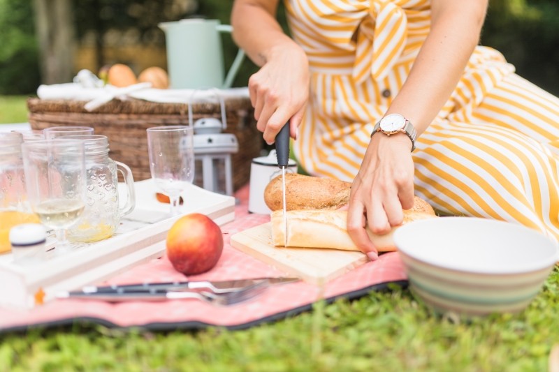 petit-déjeuner à la ferme à Cisai-saint-Aubin | Freepik