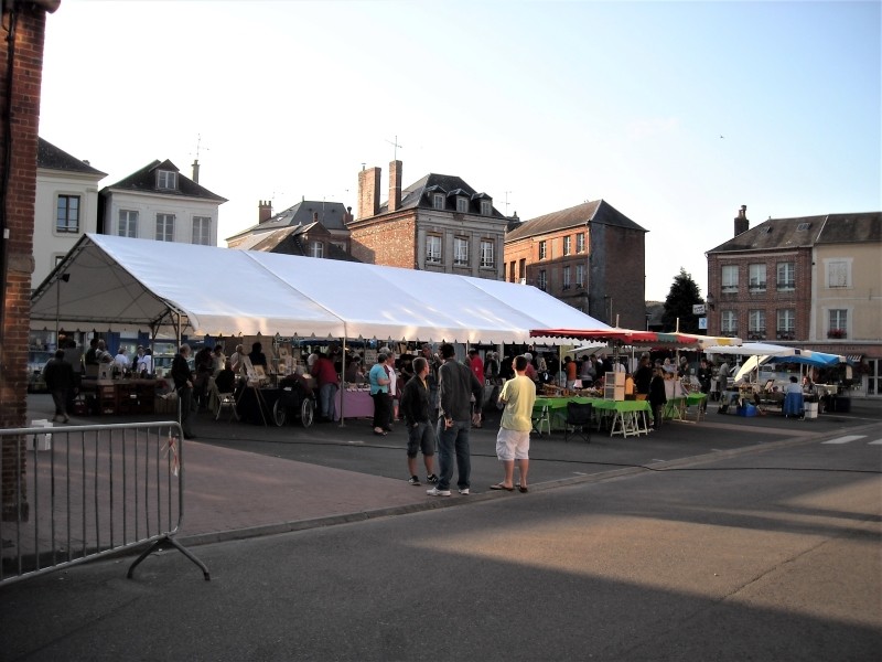 Marché nocturne à Sap-en-Auge | OT Pays du camembert