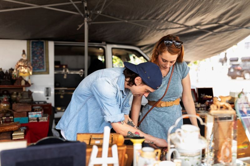 Brocante à Vimoutiers | Freepik