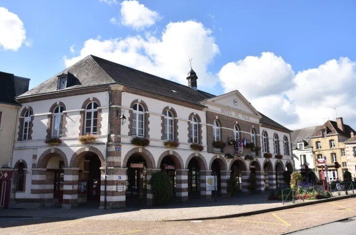 Hôtel de ville Longny ©B.Bramoullé | ©B.Bramoullé