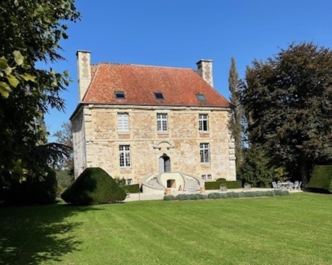 Manoir de Guerquesalles | Madame ANCONA
