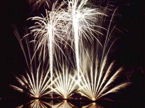 bagnoles-orne-feu-artifice-lac-fete-15-aout | Be Bagnoles