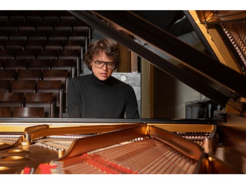 Septembre Musical de l'Orne - Lucas Debargue | ©Charly-Rappo