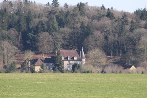 Manoir de Bellegarde dans son écrin de verdure ©F.Demeule | ©F.Demeule