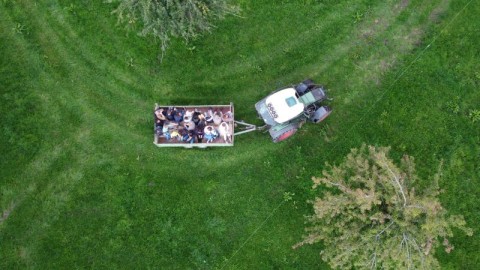 Visite en tracteur à Crouttes | Domaine de la Galotière