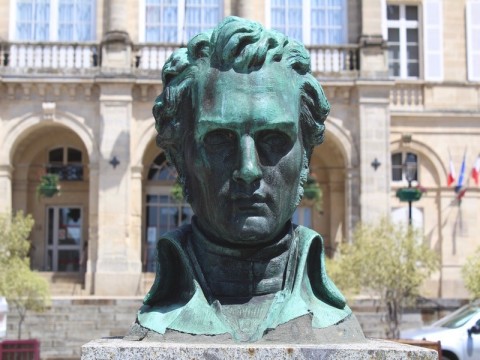 Buste Nicolas Jacques Conté | OT SÉES